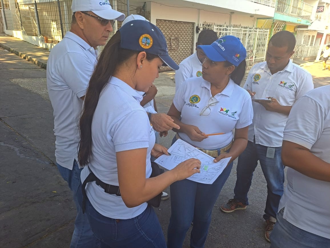 Más de 100 viviendas en el barrio Las Lomas fueron visitadas por el equipo técnico de Corvivienda




